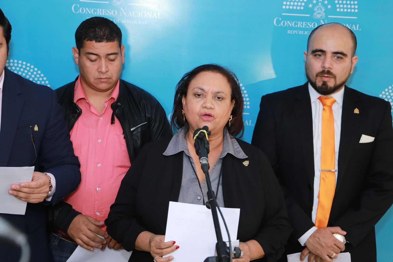 Congresistas suplentes de bancada del PSH ratifican su apoyo al presidente del Congreso del Pueblo, Luis Redondo